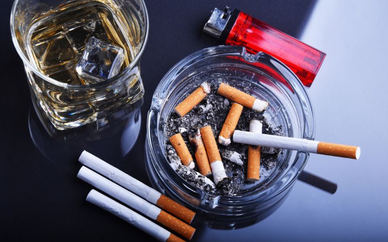 Evita el tabaquismo y controla tu consumo de alcohol